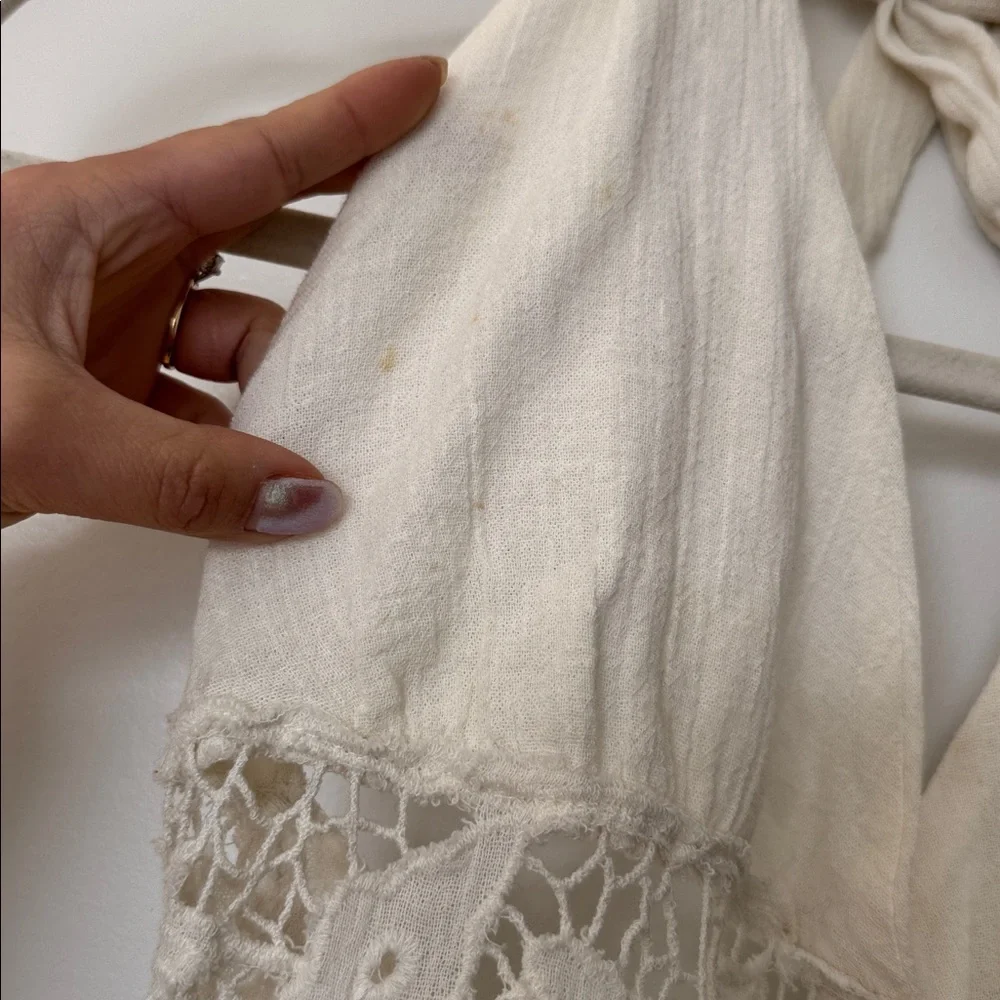 Free People Day Dream Romper, Crochet ivory tie back halter neck NWT - Size M - Picture 9 of 9